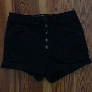 AE HIGH WAISTED GENTLY WORN BLACK SHORTS
